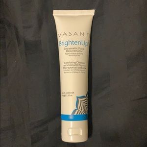 Exfoliating cleanser